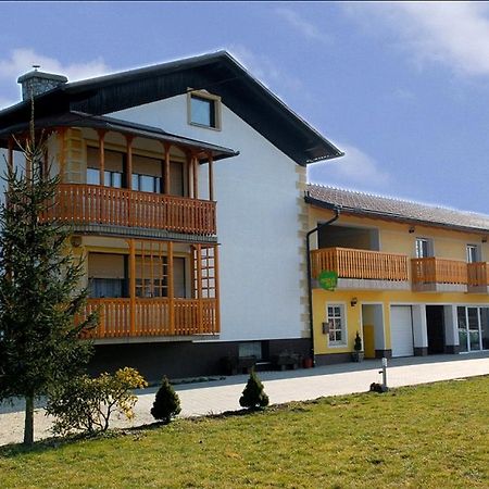 Вілла Tourist Farm Salamun Бановці Екстер'єр фото