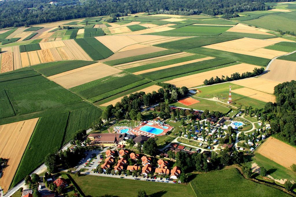 Вілла Tourist Farm Salamun Бановці Екстер'єр фото